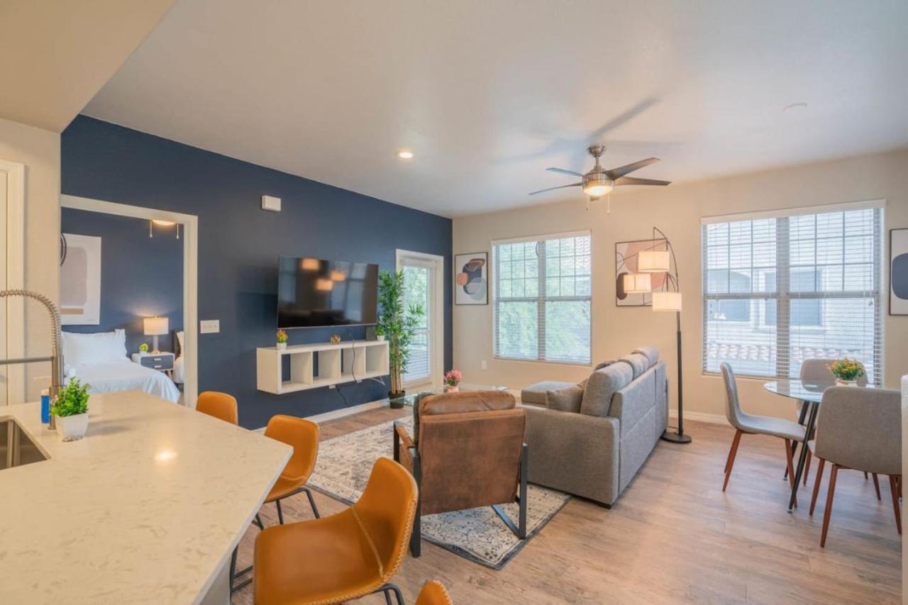 Apartmán Posh 2Bd - Midtown - Gym, Pool, W-D, Parking - Sleeps 8 Phoenix Exteriér fotografie
